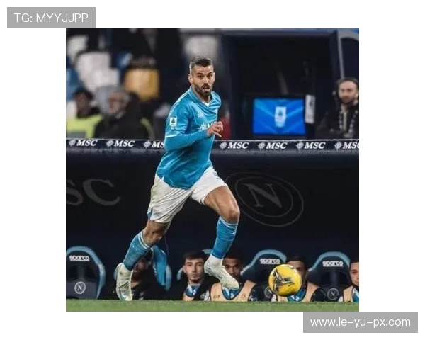 那不勒斯中场核心引领攻防,助球队稳居榜首 那不勒斯中场核心引领攻防,助球队稳居榜首